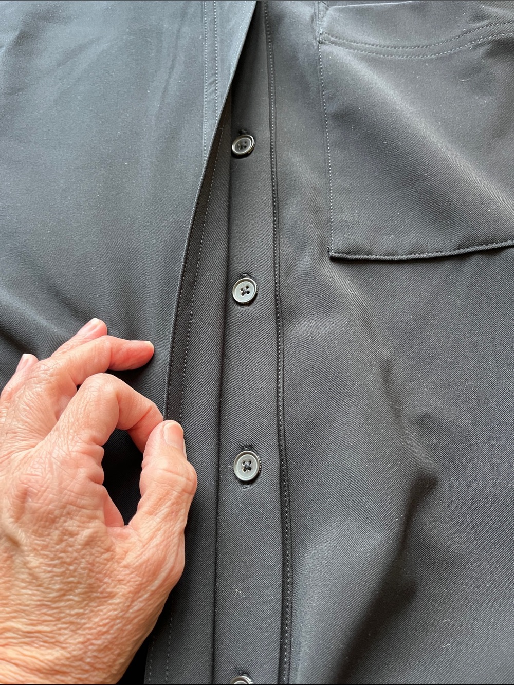 Athleta MVP Button Down
High-performance Tech Twill fabric in an oversized fit L - Picture 12 of 14
